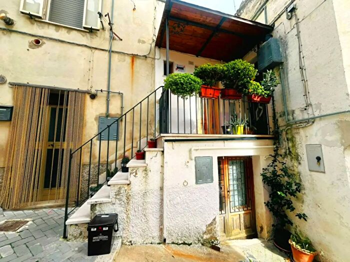 Casa con 6 locali in vendita in Vico Limongelli, Biccari