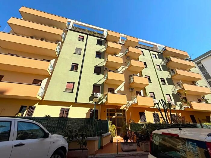 Appartamento quadrilocale in vendita in Via Matteo Dominici, Palermo
