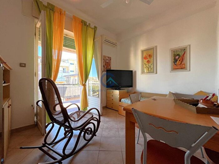 Appartamento trilocale in affitto in Catanzaro Lido, Catanzaro