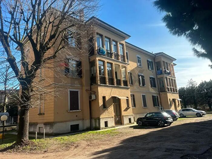 Appartamento bilocale in vendita in Via Cesare Battisti, Legnano