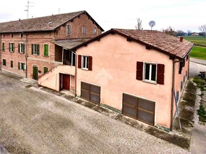 Appartamento trilocale in vendita in Str Casaletto, Novellara