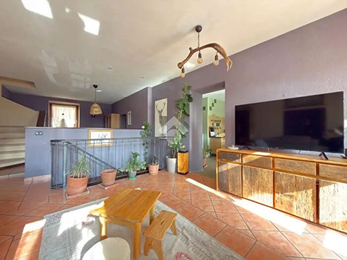 Casa con 9 locali in vendita in Borgata Selvaggio Sopra, Coazze