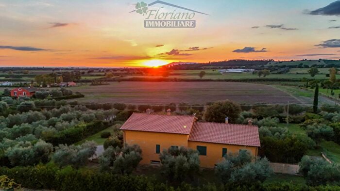 Casa con 7 locali in vendita in Località Poggio Cavalluciaro, Montalto Di Castro