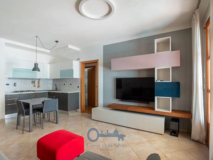 Appartamento trilocale in affitto in Via Alberto Predieri, Novoli, Firenze