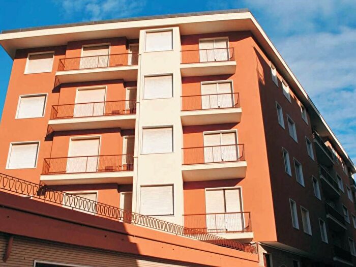 Appartamento trilocale in affitto in Via Luigi Marchino A, Centro, Casale Monferrato