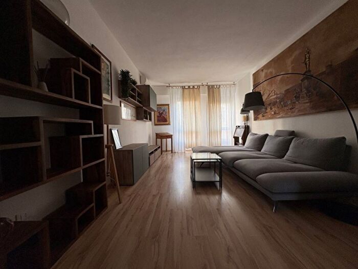 Appartamento trilocale in affitto in Via Roma, Piazza Roma Borgo Cappuccini, Livorno