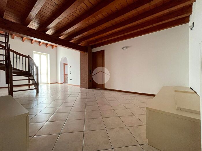 Appartamento trilocale in vendita in Piazza Libertà, Travagliato