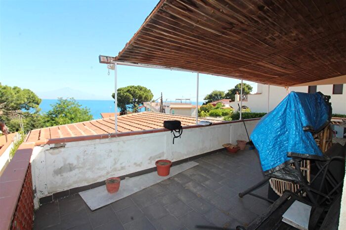 Casa quadrilocale in vendita in Baia del Gambero, Augusta