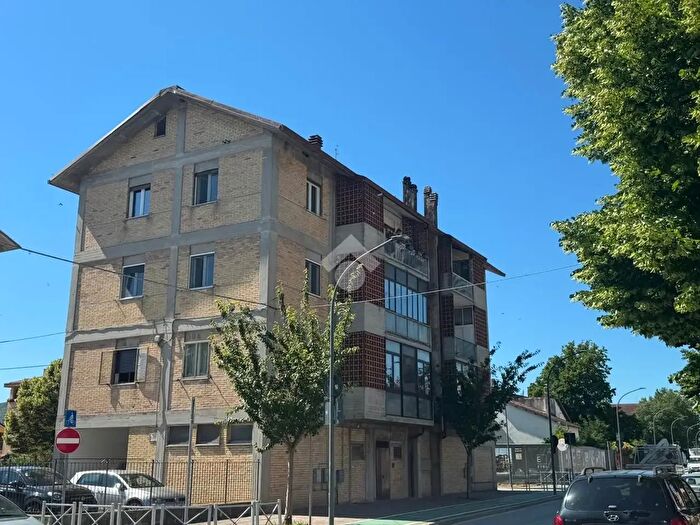 Appartamento con 5 locali in vendita in Appartamento Via Cavalieri di Vittorio Veneto, Castel Di Sangro