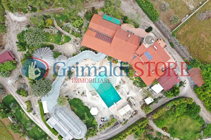 Casa con 14 locali in vendita in CS Lu Monte, Lizzanello