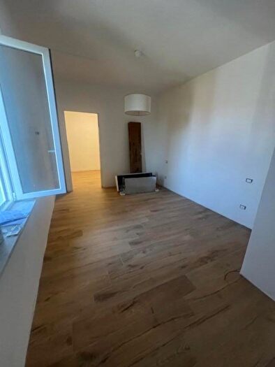 Appartamento quadrilocale in affitto in Luni