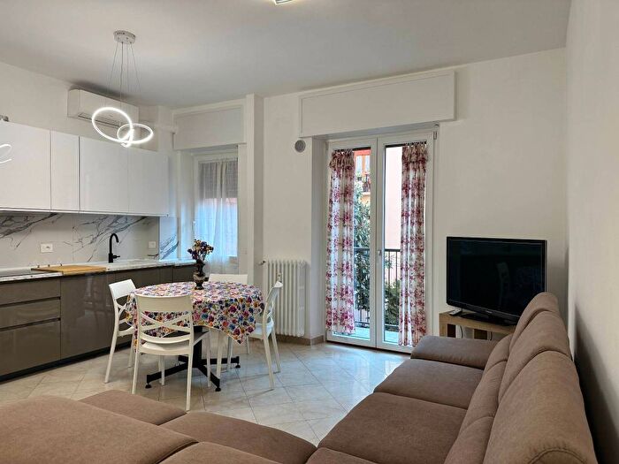 Appartamento bilocale in affitto in Via Demostene, Gorla, Milano