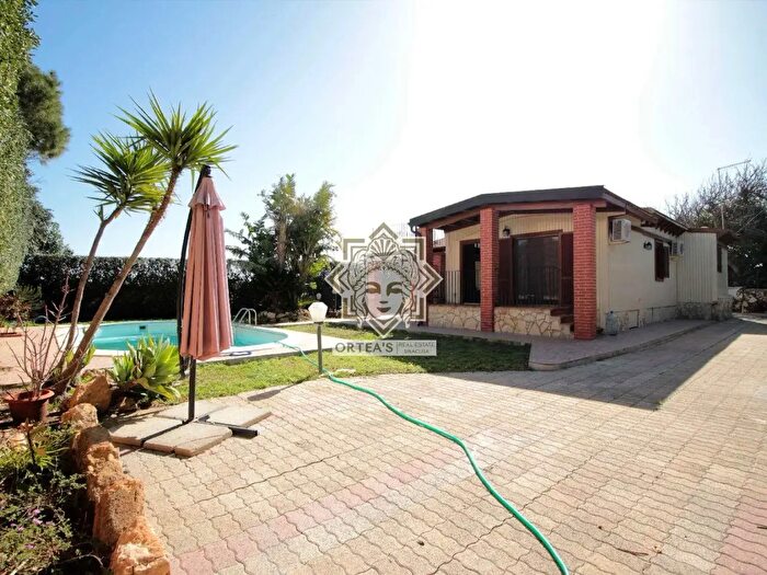 Casa con 5 locali in vendita in Via del Faro Massolivieri, Siracusa