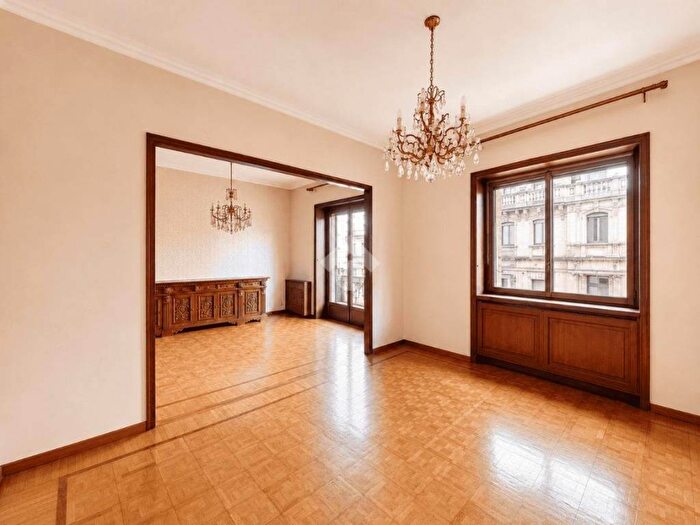 Appartamento con 5 locali in vendita in Viale Tunisia, Repubblica, Milano