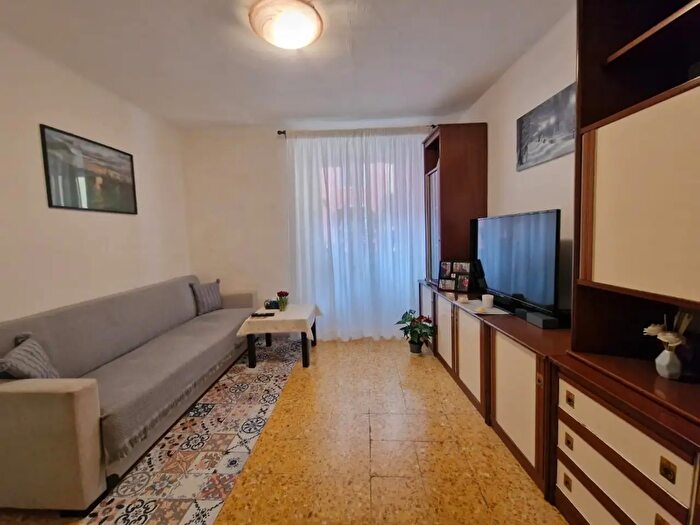 Appartamento trilocale in vendita in Carrara