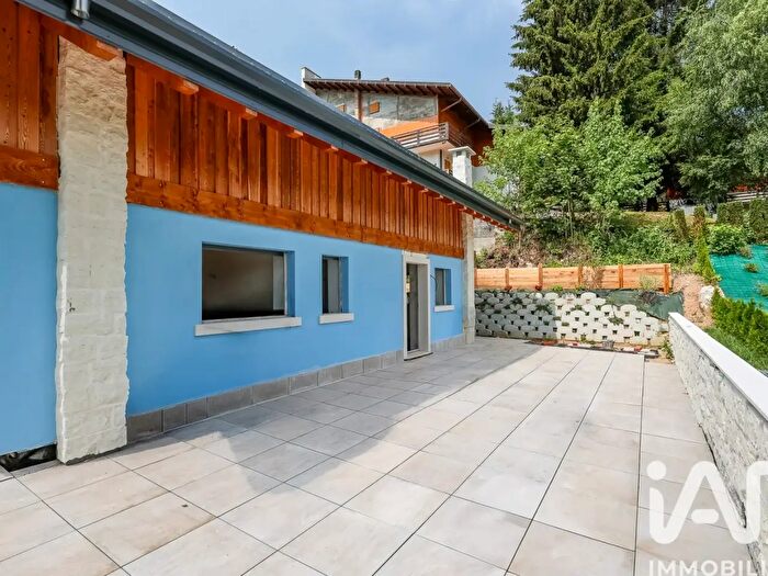 Appartamento trilocale in vendita in Via della Ferrovia, Roana