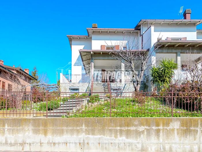 Casa quadrilocale in vendita in Maranello