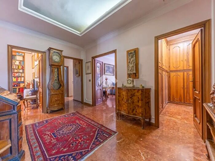 Appartamento con 5 locali in vendita in Via Dino Frescobaldi, Roma