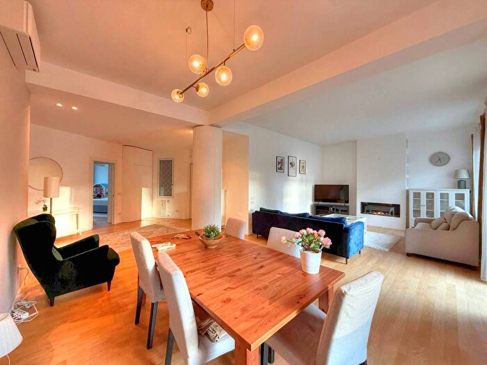 Appartamento con 6 locali in affitto in Via Archimede, Euclide, Roma