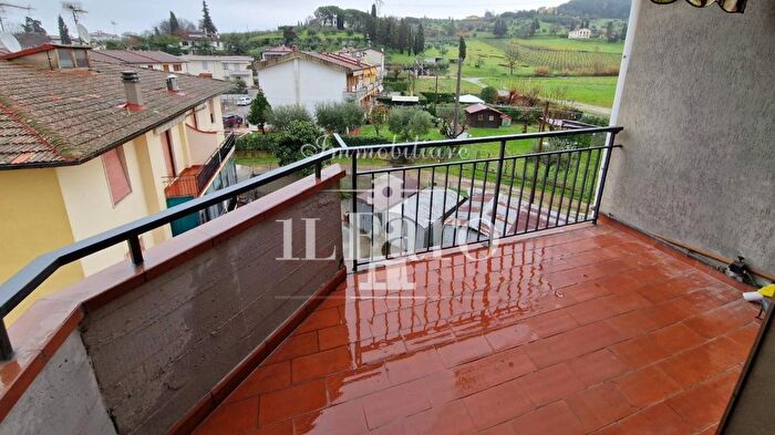 Appartamento con 5 locali in vendita in Gnoletti, Carmignano