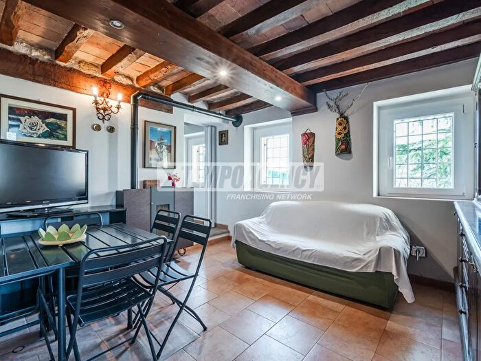 Appartamento quadrilocale in vendita in Via Giardini Sud, Serramazzoni