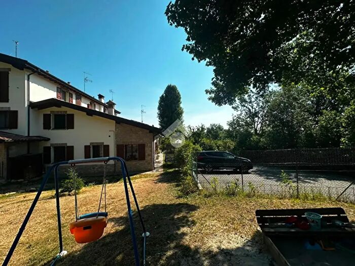 Casa con 5 locali in vendita in Serramazzoni