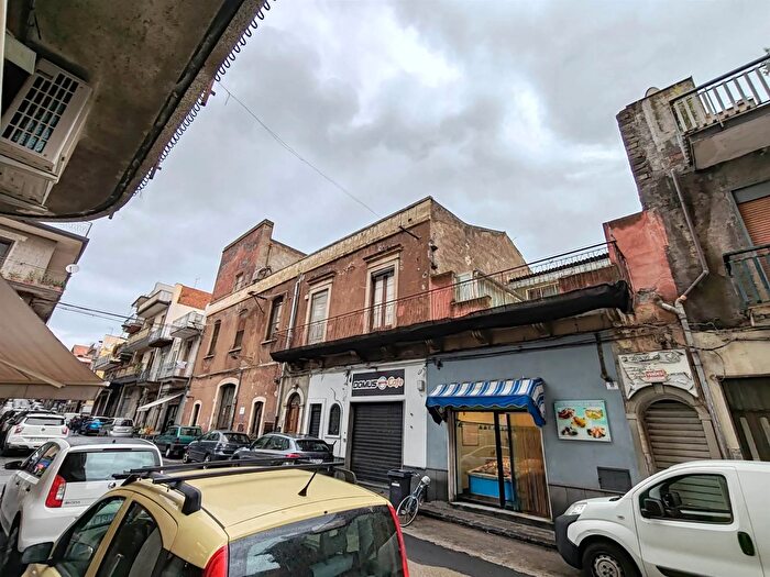 Appartamento con 8 locali in vendita in Paterno