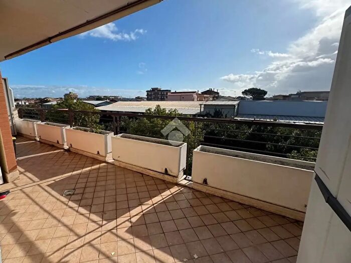 Appartamento trilocale in affitto in Via Raffaele di Petrillo, Fiumicino