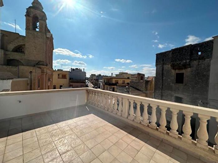 Casa con 6 locali in vendita in Via Brenta, Tricase