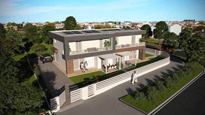 Casa con 6 locali in vendita in Via Roma, Albignasego