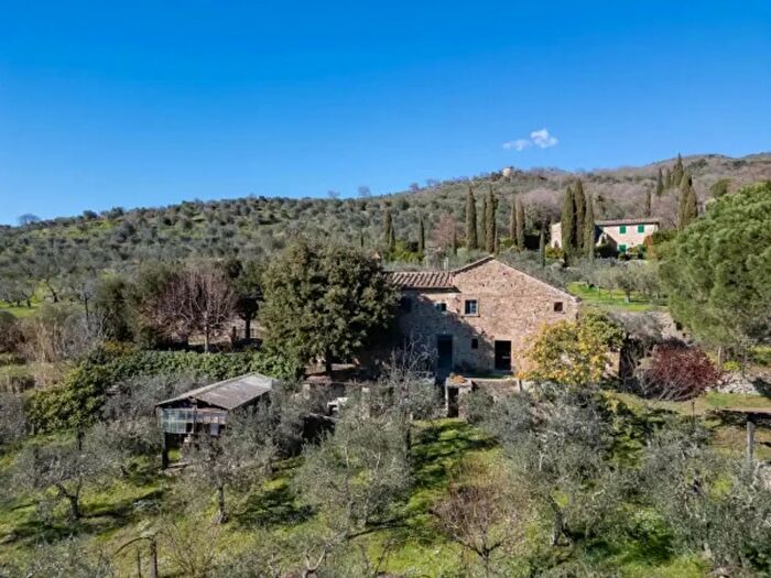 Casa con 6 locali in vendita in Case Sparse Montalla a, Cortona