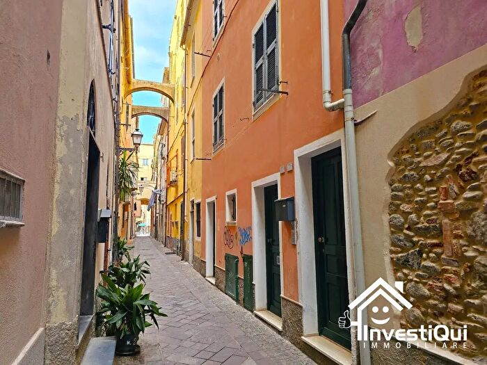Appartamento bilocale in vendita in Via Gio Batta Chiappe, Pietra Ligure