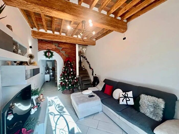 Casa con 5 locali in vendita in Lucca