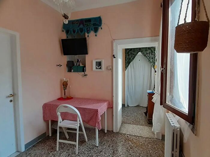 Appartamento monolocale in affitto in San Polo Corte del Teatro, Venezia
