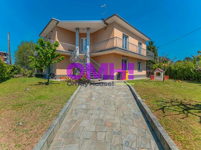 Casa con 7 locali in vendita in Via Gioacchino Rossini, Castiglione Olona