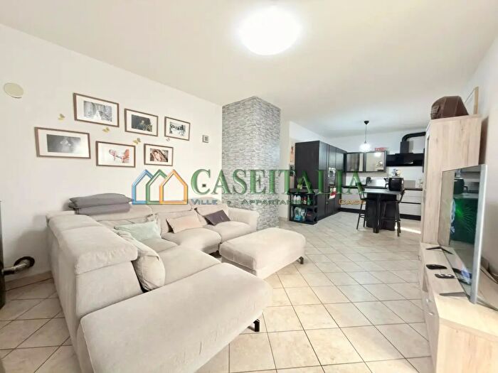 Appartamento con 5 locali in vendita in Loranze