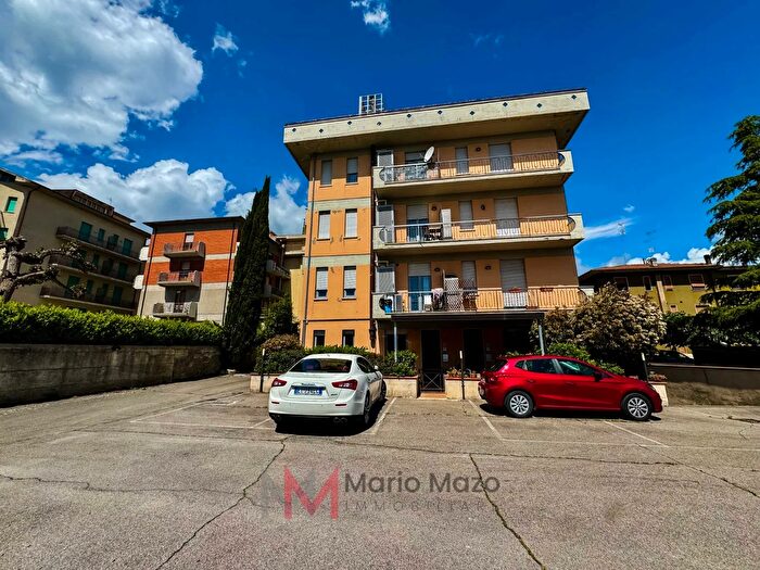 Appartamento trilocale in vendita in Via Giosuè Carducci, Chianciano Terme