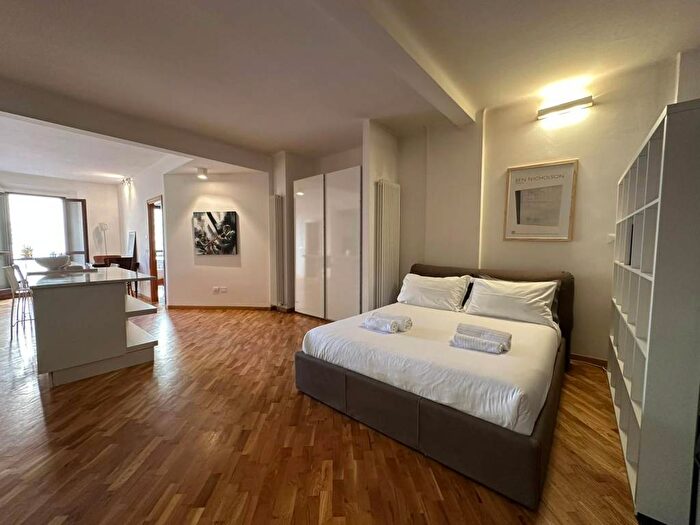 Appartamento trilocale in affitto in Via del Pratello, San Felice, Bologna