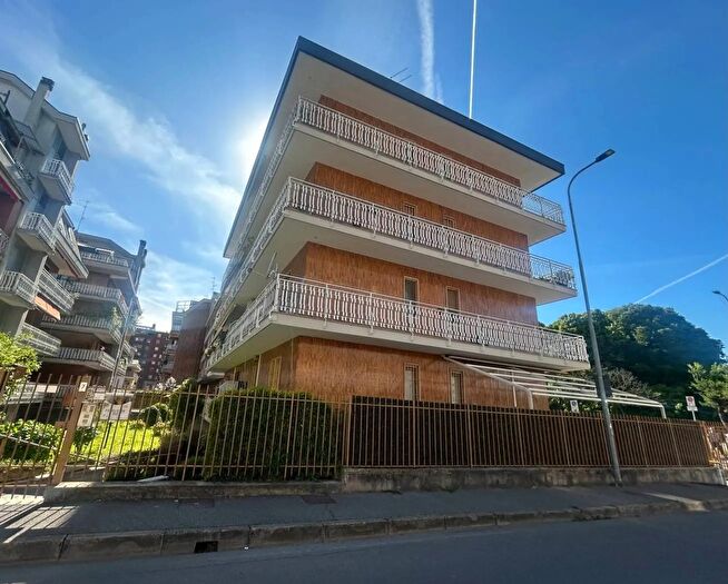 Appartamento quadrilocale in vendita in Via Enrico Mattei Bresso, Bresso