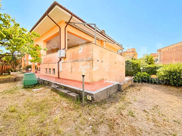 Casa con 15 locali in vendita in Campo Nell'Elba