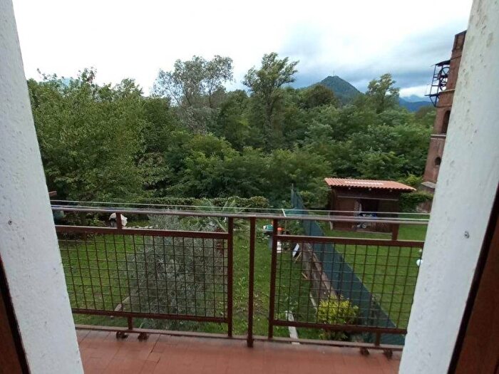 Appartamento quadrilocale in affitto in Via Angelo Ottone, Centro, Borgosesia