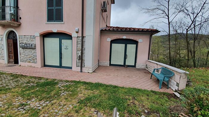 Appartamento trilocale in vendita in Via Nazionale, Alto Reno Terme