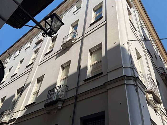 Appartamento trilocale in affitto in Via Santa Maria, Quadrilatero Romano, Torino