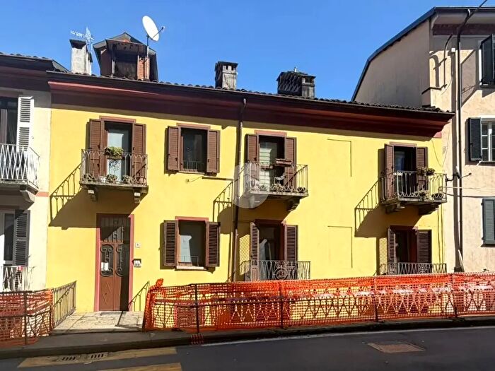 Appartamento con 6 locali in vendita in Salita di Riva, Biella