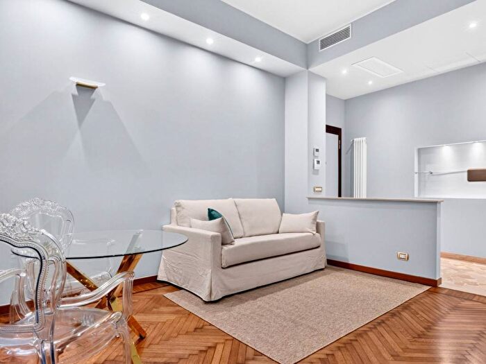 Appartamento bilocale in affitto in Via Carroccio, Corso Genova, Milano