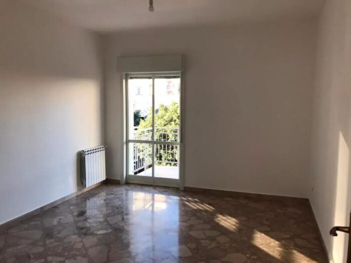 Appartamento trilocale in vendita in Via Castellana, Palermo