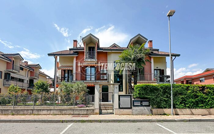 Appartamento con 5 locali in vendita in Via IV Novembre, La Loggia