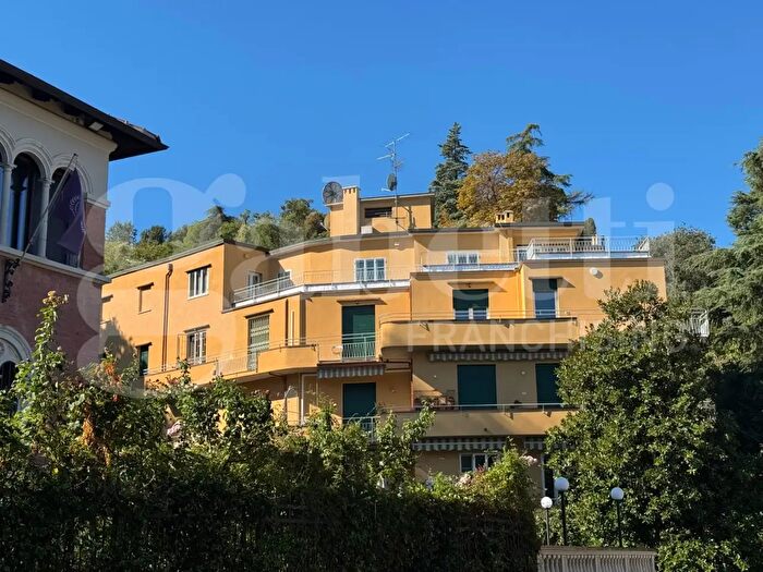 Appartamento con 9 locali in vendita in Via Vallescura, Bologna