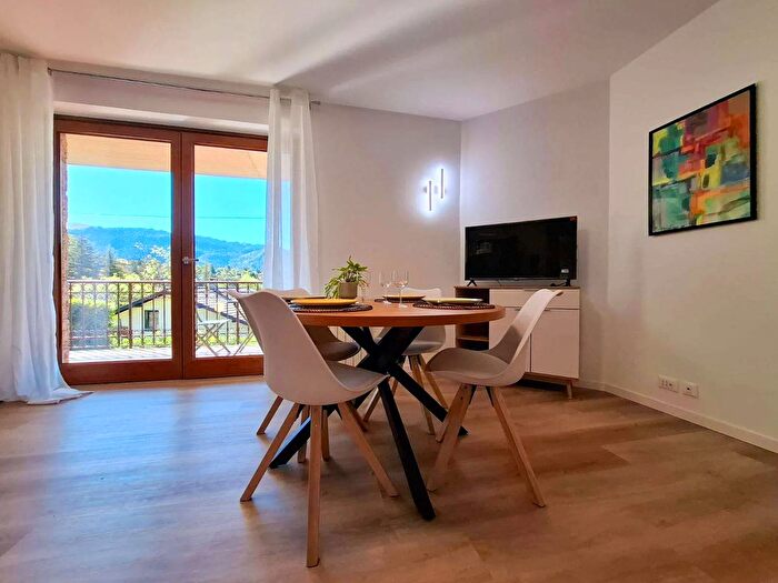 Appartamento trilocale in affitto in Via Volta, Castione Della Presolana