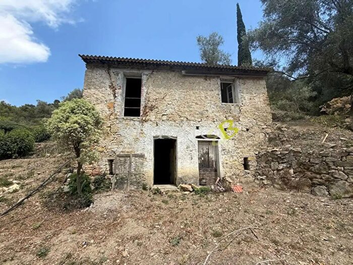 Casa con 5 locali in vendita in Fascia Piana Snc, Seborga